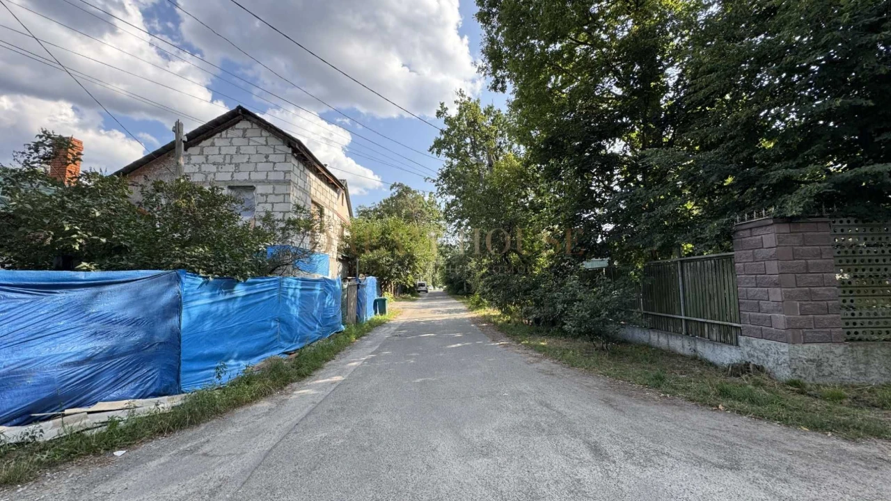 Ділянка 34,5 сотки по вул. Михайловського напроти Вікторія П