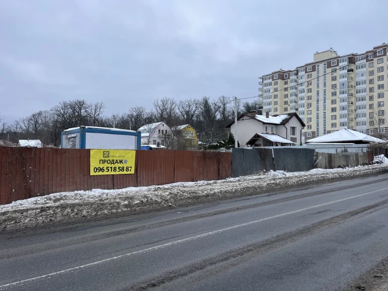 Продаж фасадноі ділянки під будівництво Таунів чи Дуплексів