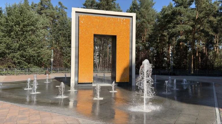 Топова ділянка, фасад, Варшавська траса