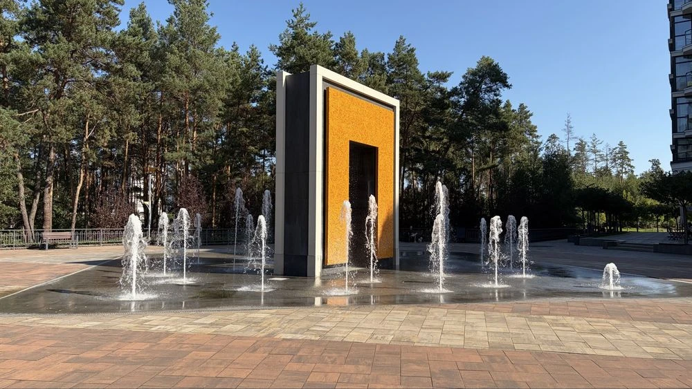 Топова ділянка, фасад, Варшавська траса