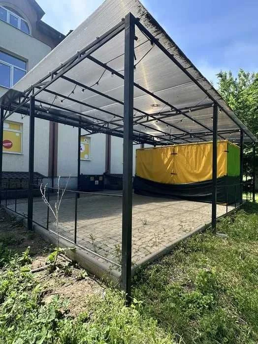 Продаж фасадної земельної ділянки комерційного призначення в