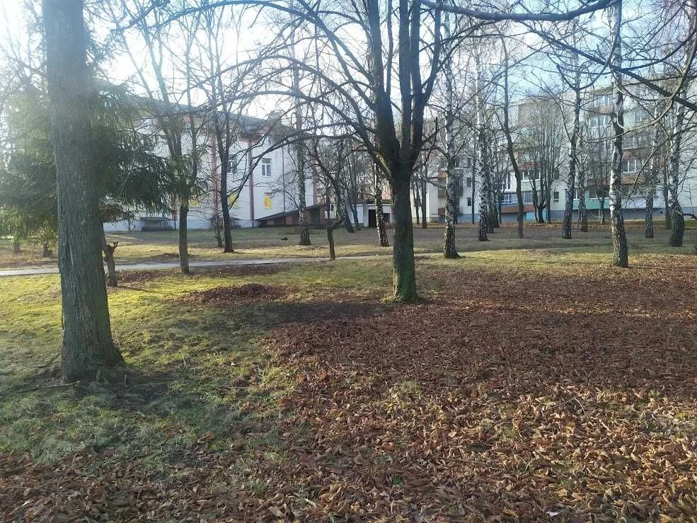 Продаж фасадної земельної ділянки комерційного призначення в