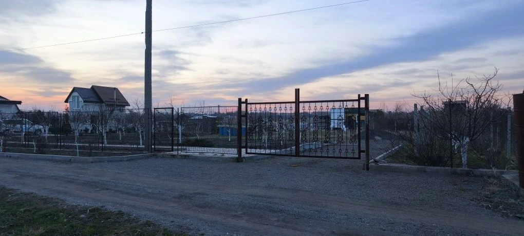 Продам участок в Самаровке под дачу ( загородный дом)