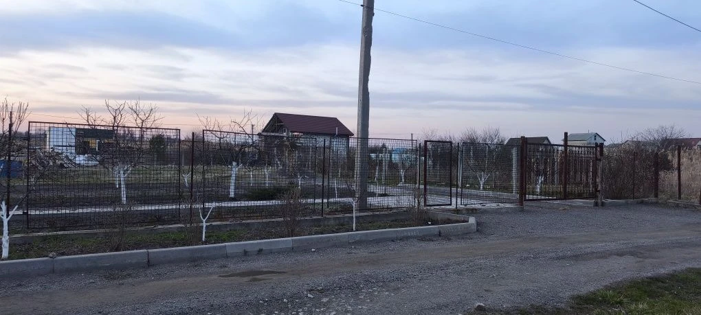 Продам участок в Самаровке под дачу ( загородный дом)