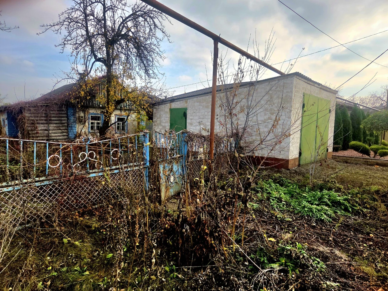Продам земельну ділянку в центрі Підгородного