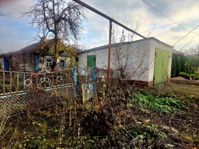 Продам земельну ділянку в центрі Підгородного