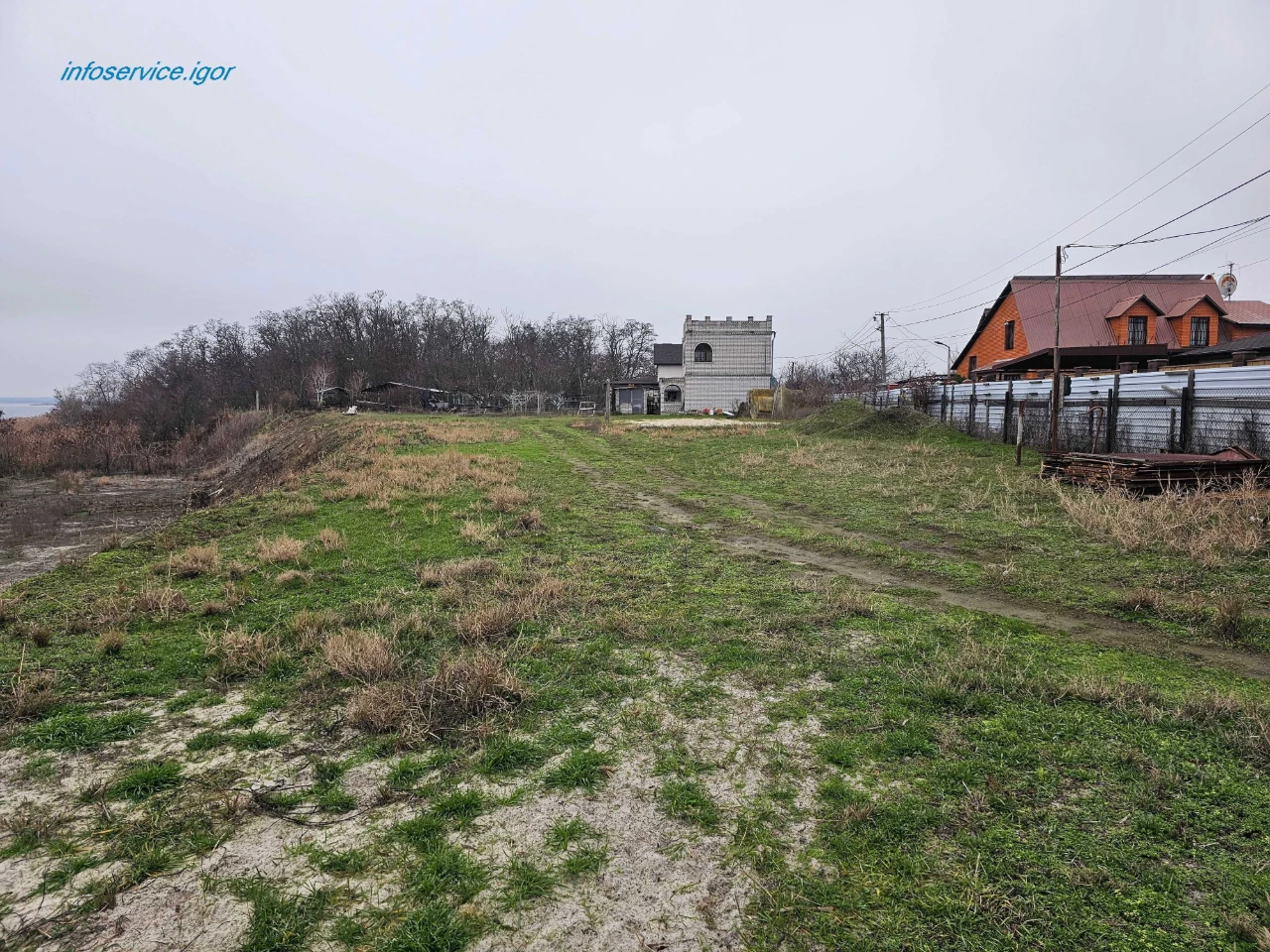 Продам 56 соток із ВЛАСНИМ БЕРЕГОМ біля SunRay (Підгородне)