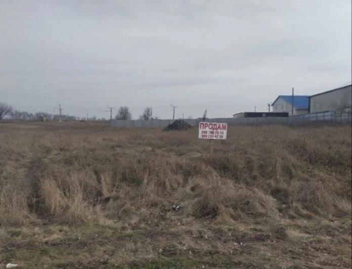 Продам участок в Подгородном перед Перемогой, красная линия