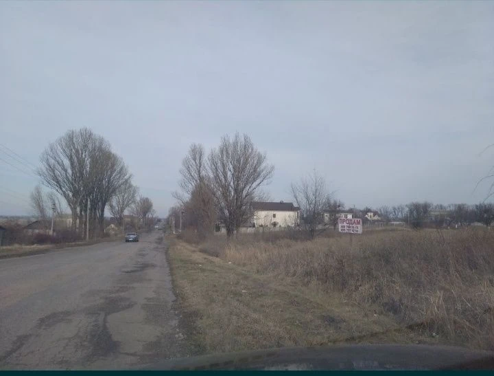 Продам участок в Подгородном перед Перемогой, красная линия