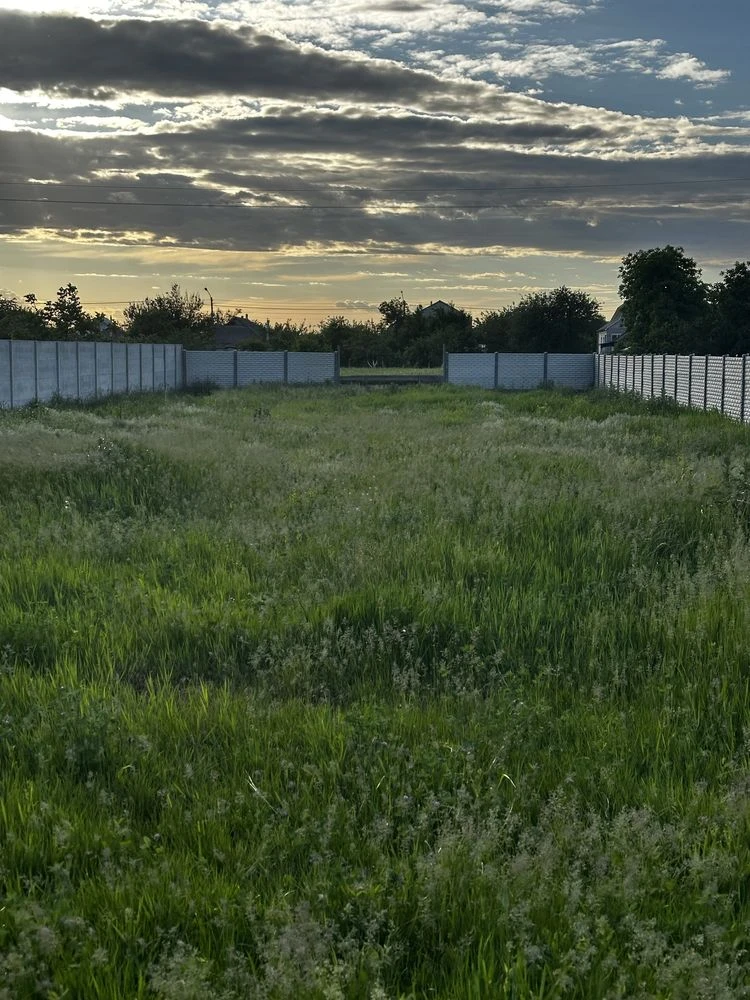 Продам ділянку під будівництво