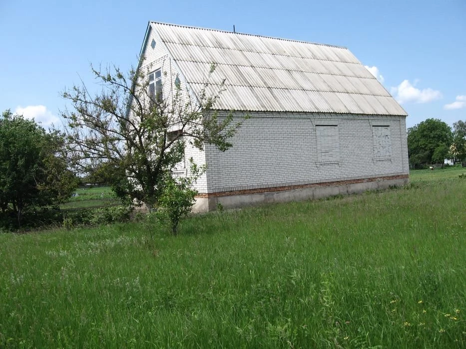 Продам земельну ділянку - Незавершене будівництво