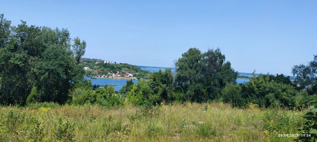 Земельна ділянка з будинком у Ржищеві з площею 46 соток
