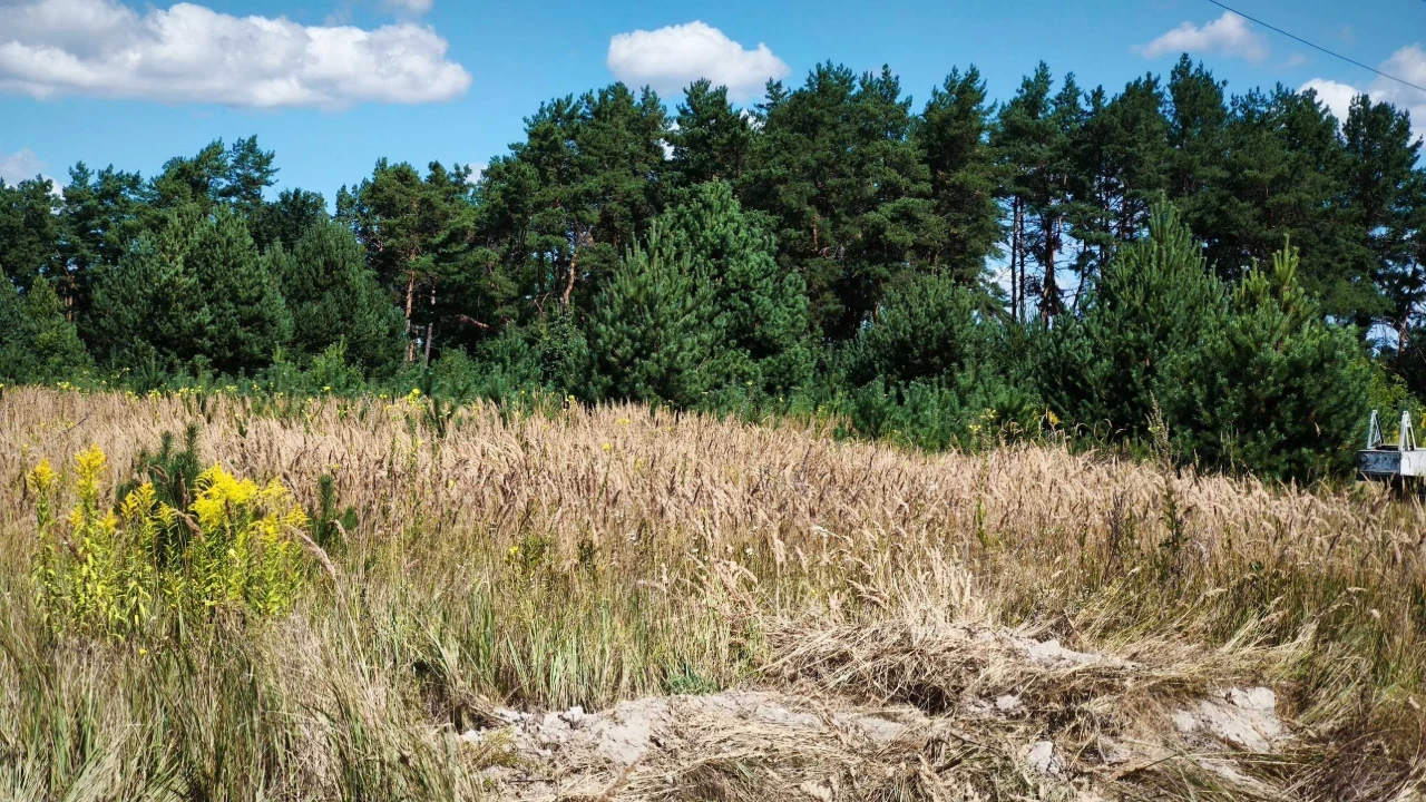 Продам земельну ділянку 6.3 сотки під будівництво.