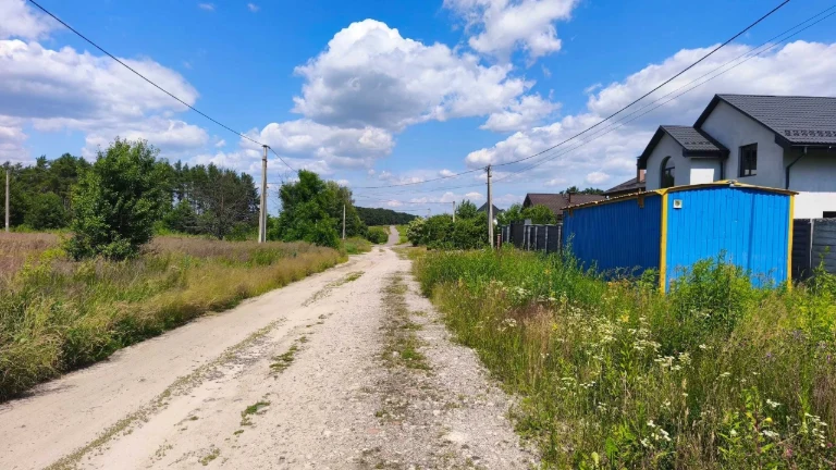 Продам ділянку 5,2 сотки під будівництво.