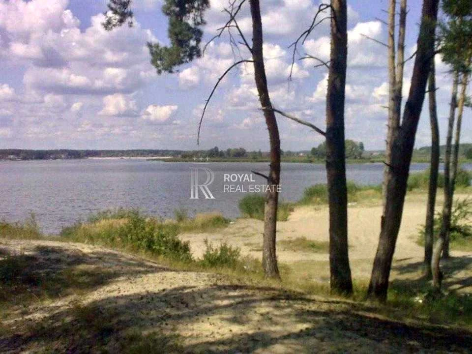 Ділянка. Українка