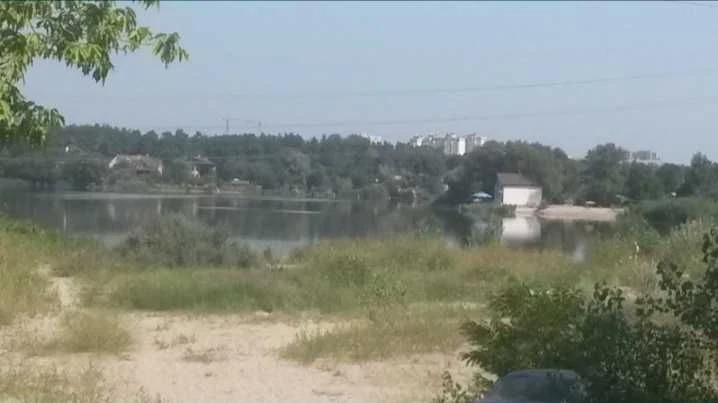 Фасадна ділянка 12сот, з виходом в Дніпро через Стугну, Укра