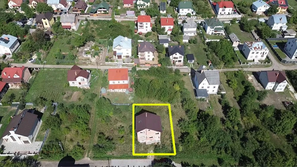 Продаж незавершеного будівництва перед в’їздом у Трускавець