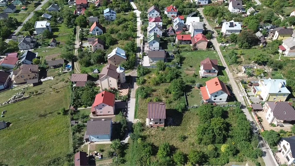 Продаж незавершеного будівництва перед в’їздом у Трускавець