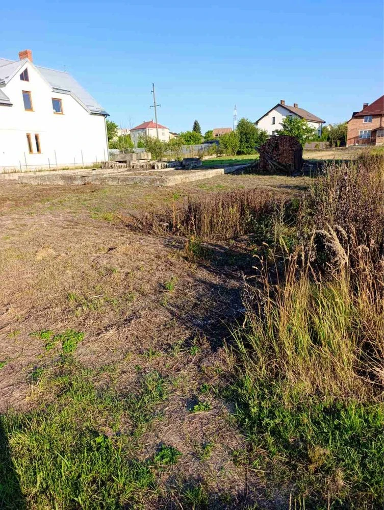 Продаж земельної ділянки  у м. Рудки