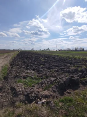 Земельна ділянка можлива під забудову (8сотих)
