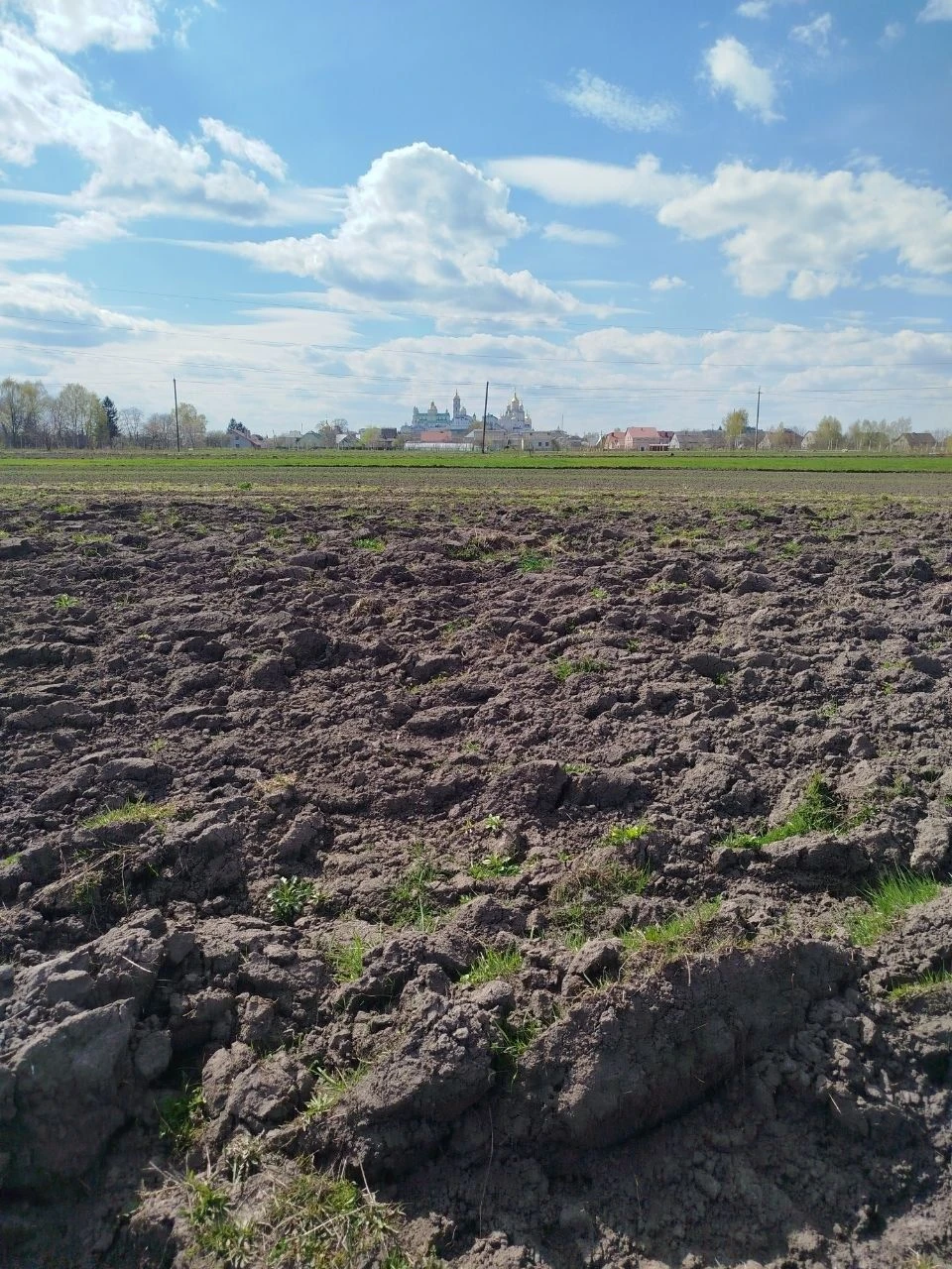 Земельна ділянка можлива під забудову (8сотих)