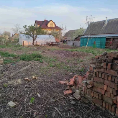 Продається земельна ділянка з забудовою