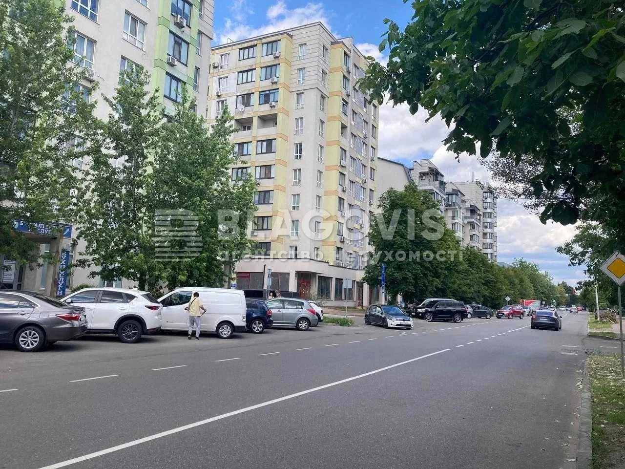 Продаж фасадної ділянки в центрі міста Вишневе,вул. Лесі Укр
