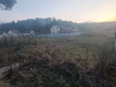 Велика рівна земельна ділянка