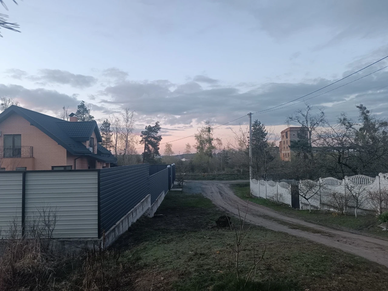 Велика рівна земельна ділянка