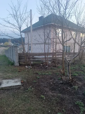 Велика рівна земельна ділянка