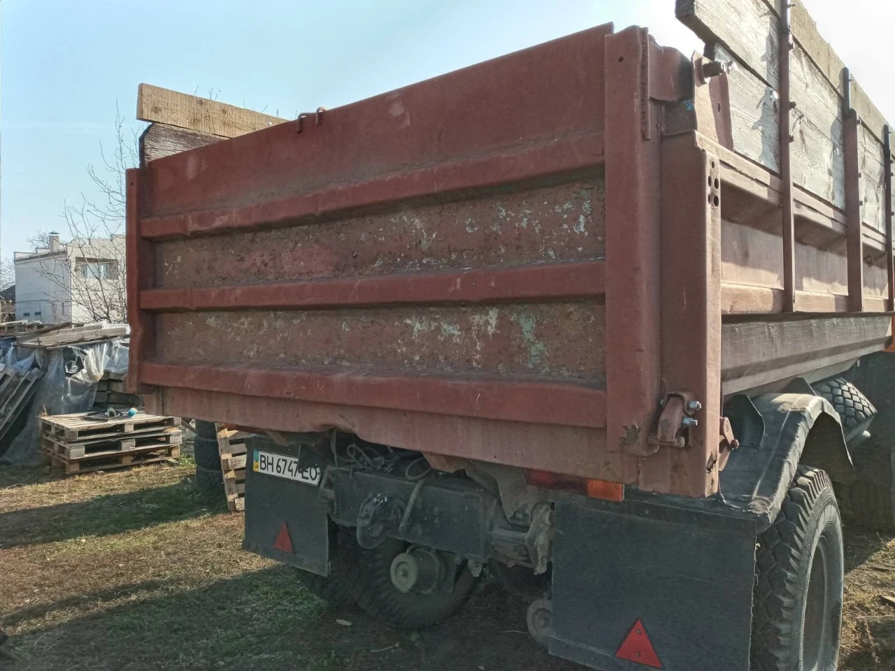 Продам участок с цоколем и фундаментом.