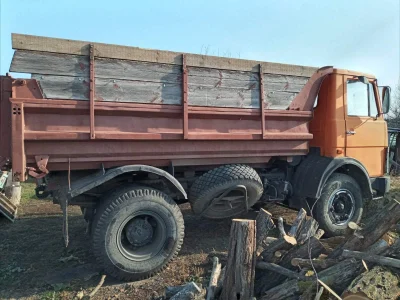 Продам участок с цоколем и фундаментом.
