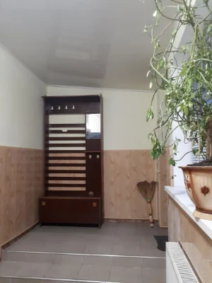 Здаю ліжко місце кімната під ключ для 2-3  чол