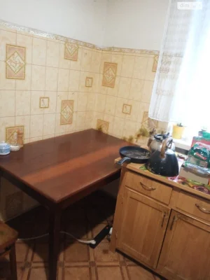 Продаж Кімната
