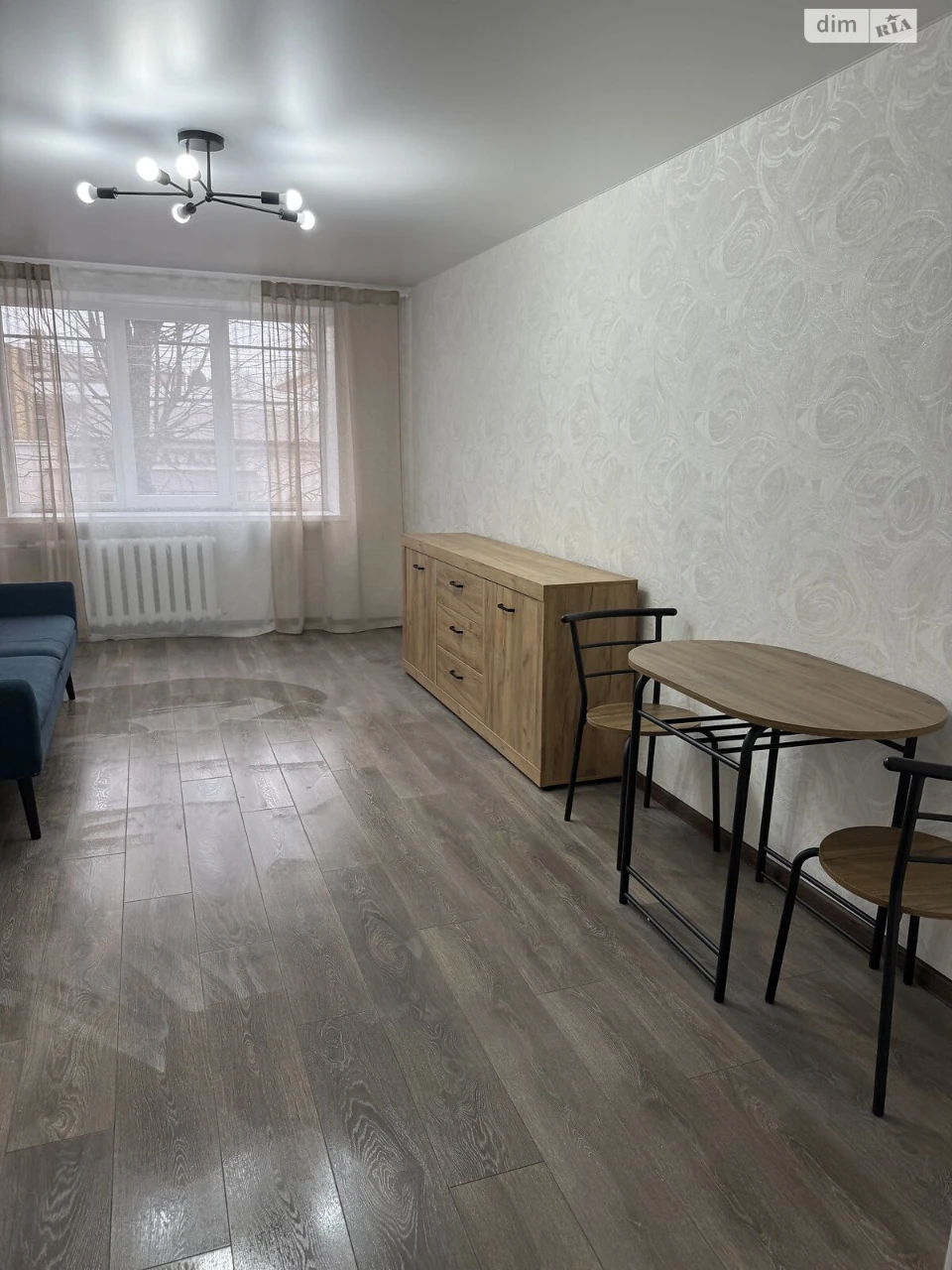 Продаж Кімната
