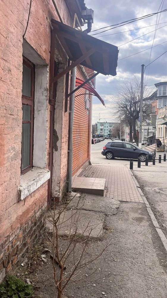 Кімната в центрі міста під міні кав‘ярню.Міні кав‘ярня