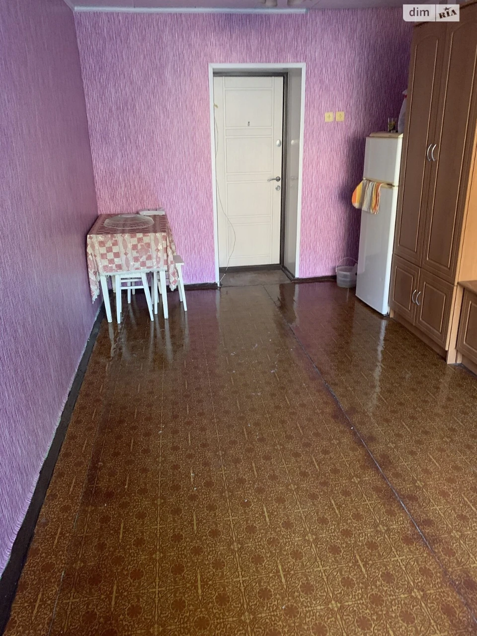 Продаж Кімната