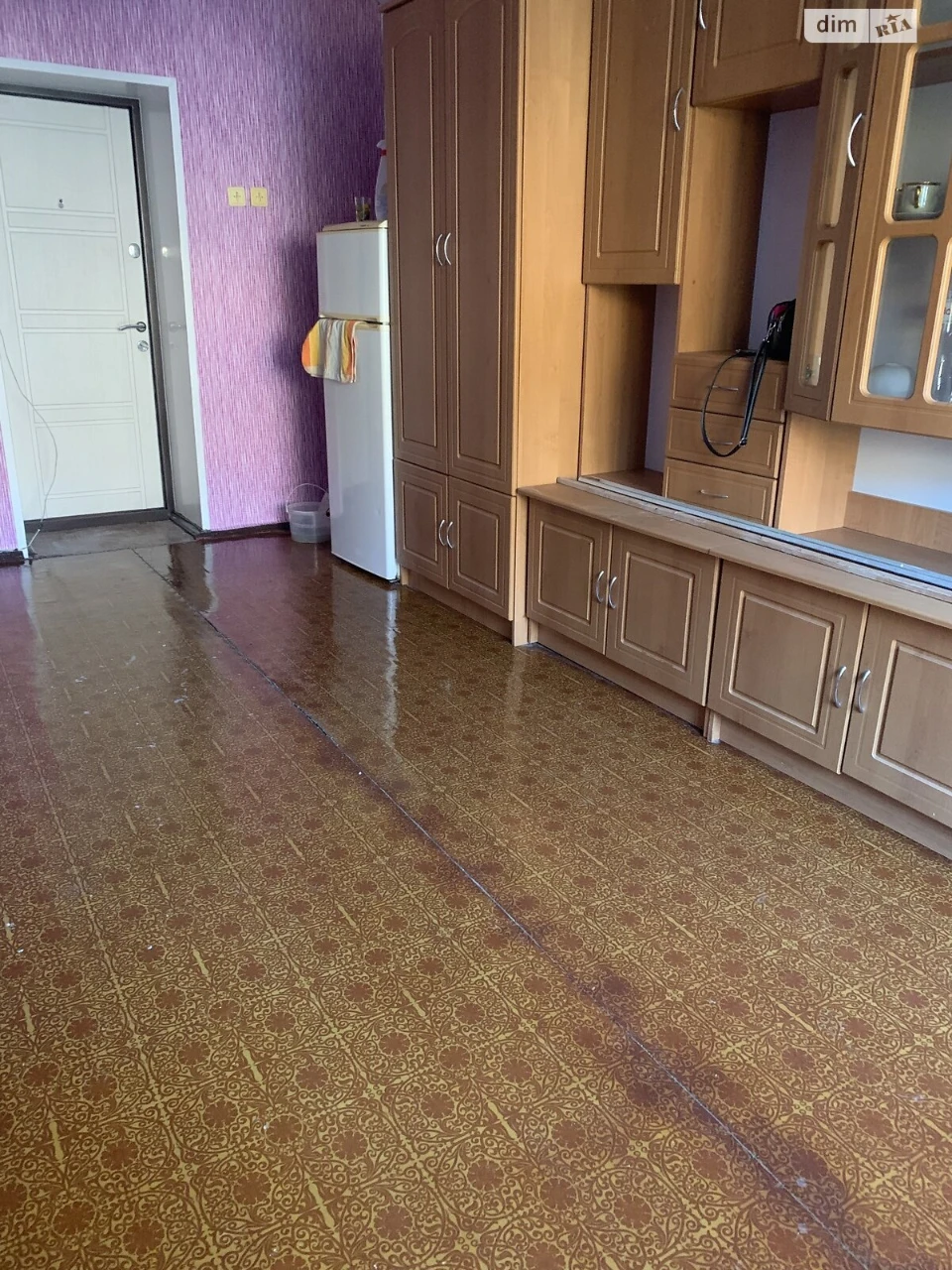 Продаж Кімната