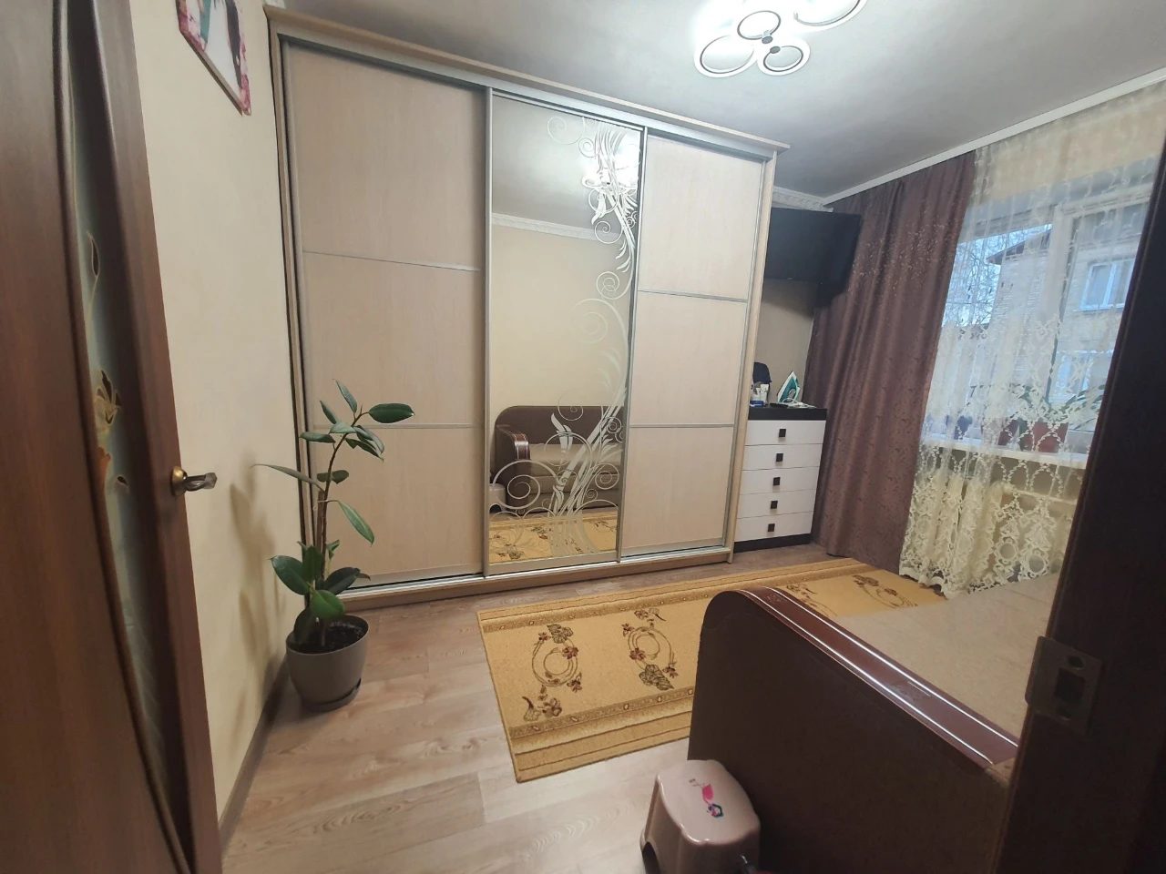Продам 2ві кімнати в гуртожитку вул. Дачна