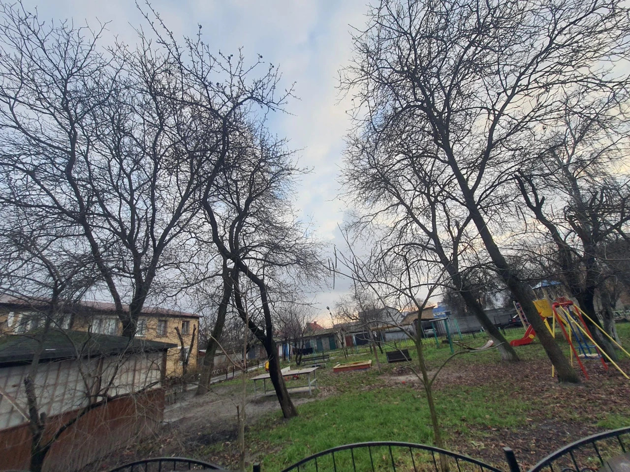 Продам 2ві кімнати в гуртожитку вул. Дачна