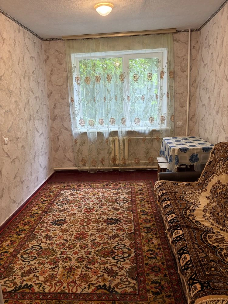 Продам 2-ві кімнати в гуртожитку