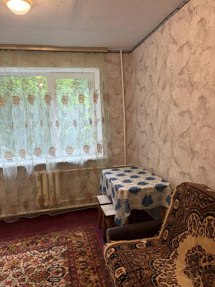 Продам 2-ві кімнати в гуртожитку