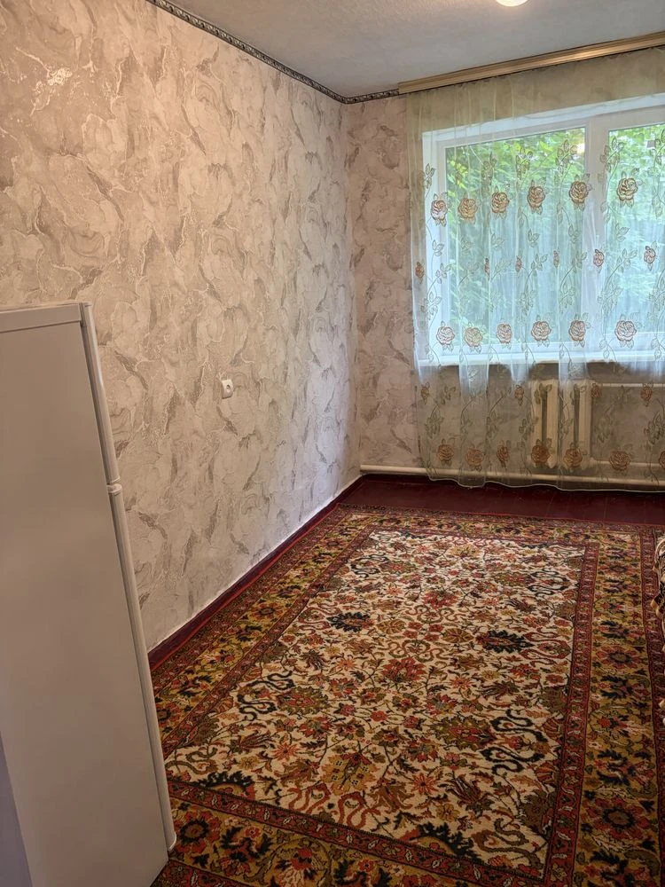 Продам 2-ві кімнати в гуртожитку