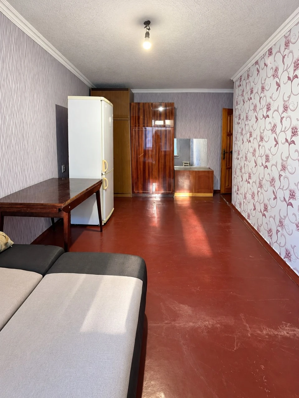 Продам кімнату в гуртожитку, вул. Молодіжна, 20, 17,4 м²