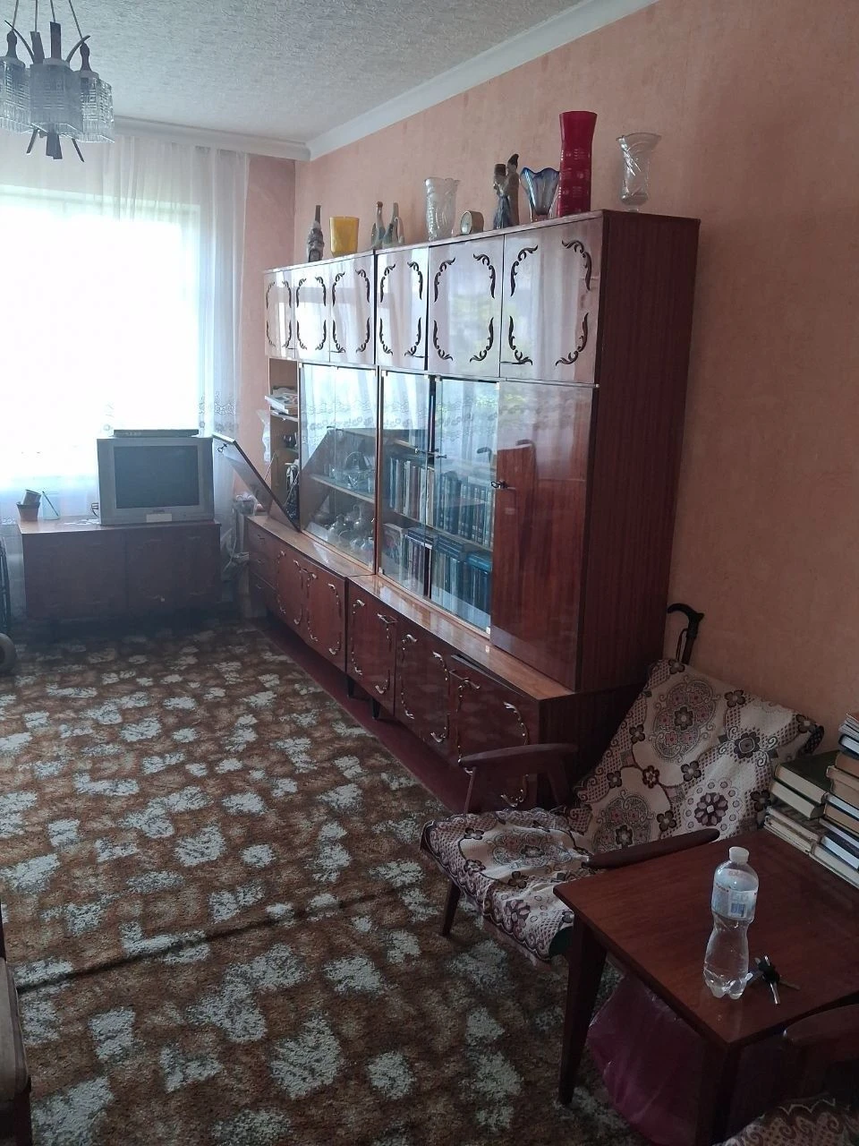 Продам 2 кім.в квартирі!