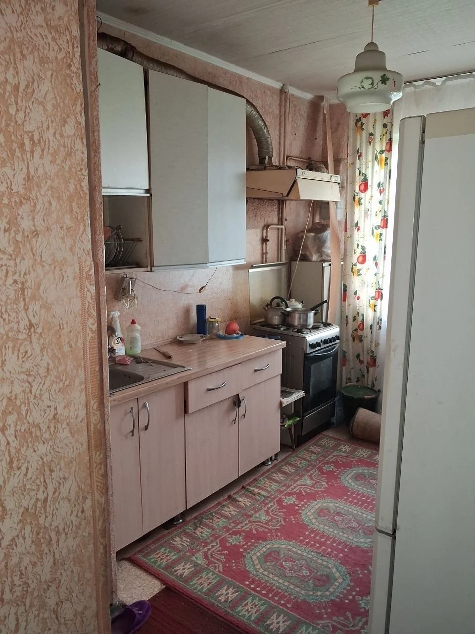 Продам 2 кім.в квартирі!