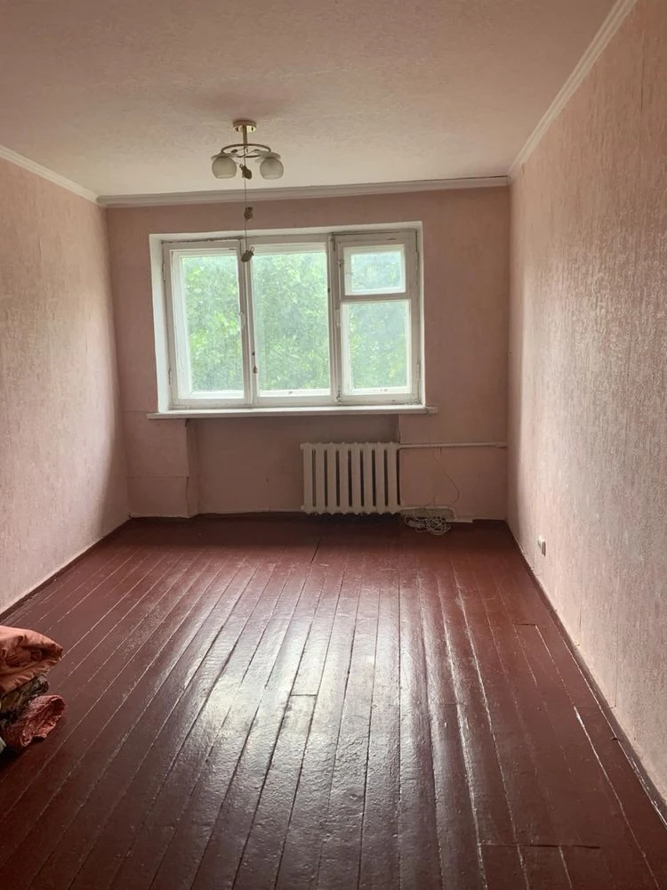 Продається житловий блок в центрі міста