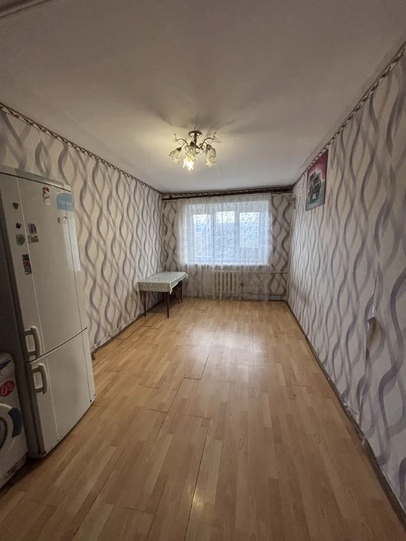 Продам кімнату 18м в гуртожитку біля Сільпо!