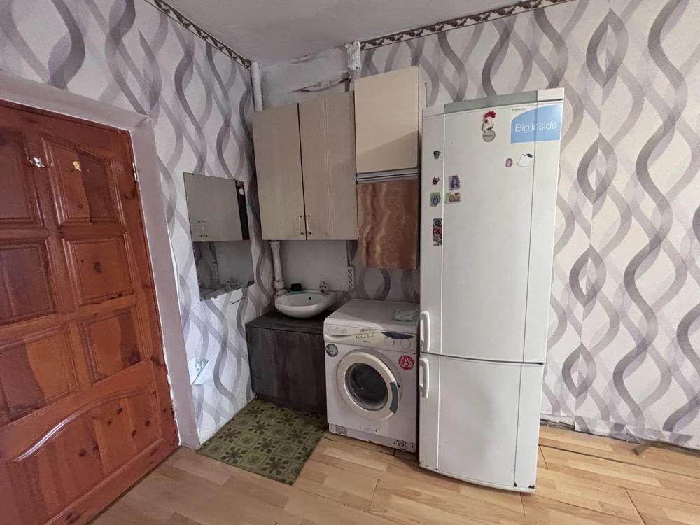 Продам кімнату 18м в гуртожитку біля Сільпо!