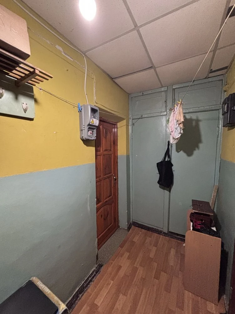 Продам кімнату 18м в гуртожитку біля Сільпо!